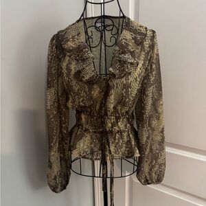 NWOT Steve Madden Women’s Ruffled Snake Print Square Neck Chiffon Blouse Size XS